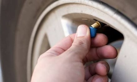 Hur byter man ventil till bildäck​